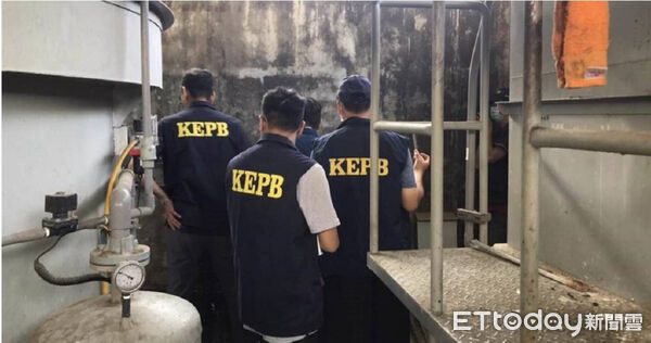 ▲▼大寮食品廠排污水             。（圖／記者陳宏瑞翻攝）