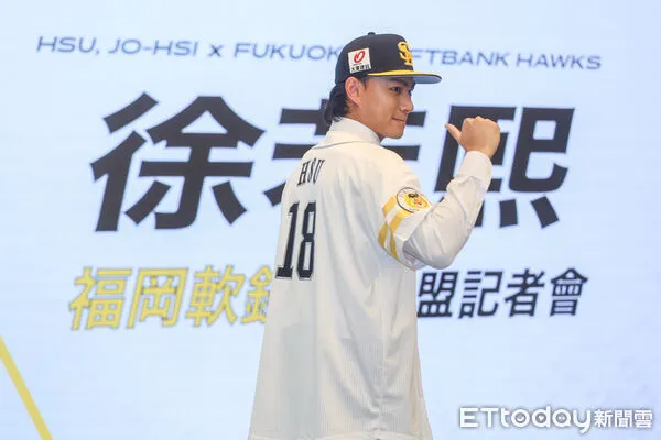▲徐若熙加盟福岡軟銀鷹隊記者會。（圖／記者林敬旻攝）