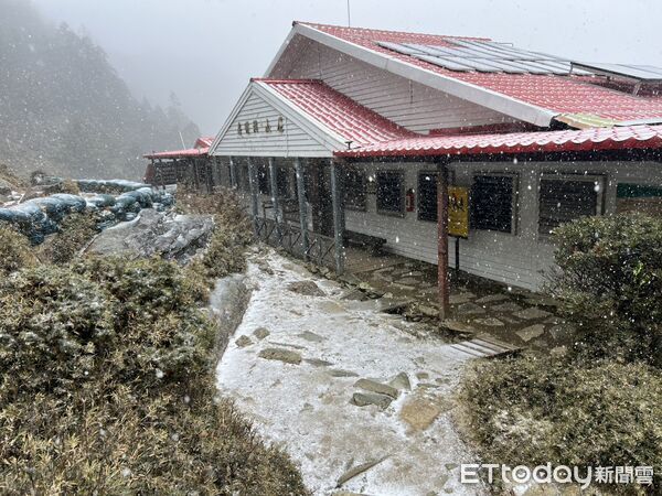 ▲嘉明湖國家步道降下瑞雪。（圖／記者楊晨東翻攝）