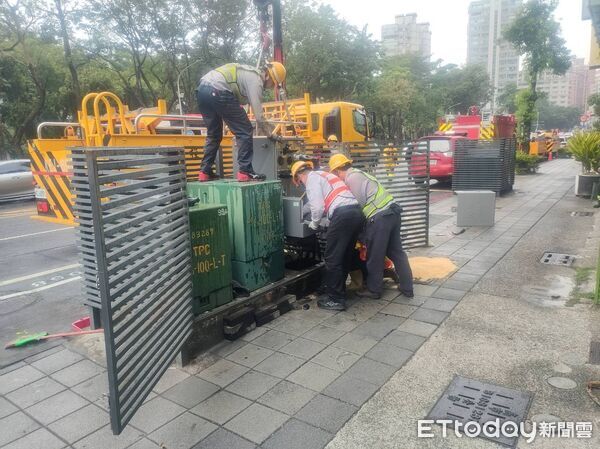 ▲▼台電變電箱爆炸起火。（圖／Threads ／lshinmyeyes_tinna授權提供）