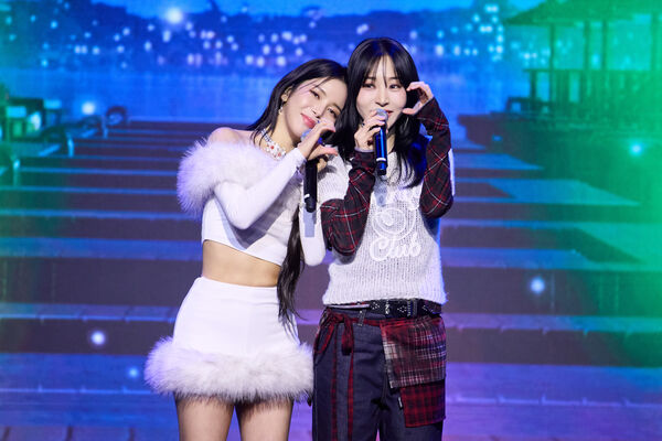 ▲▼頌樂、玟星相約「來台旅遊」計劃曝光！甜喊：我們兩個的秘密。（圖／DJB X FU Entertainment提供）