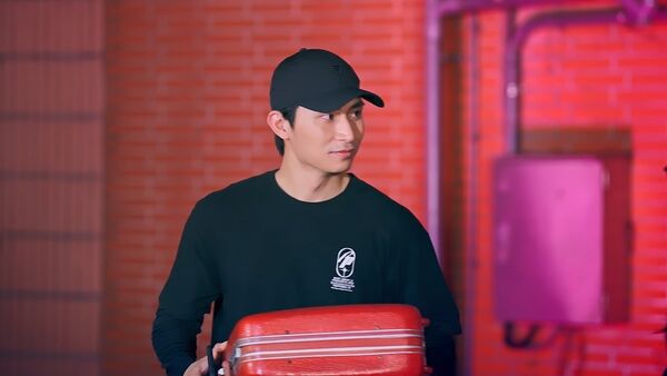 ▲視網膜(左)與吳怡霈(右)除網路新聞台合作，再度於《成仁高中偵探社》交鋒。（圖／小公視）