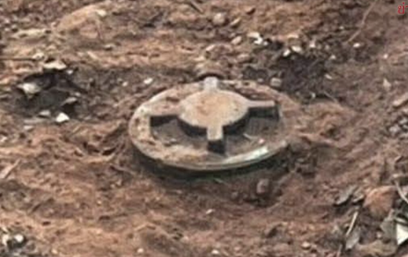 ▲▼泰士兵誤踩地雷「右腿當場炸斷」！。（圖／翻攝自Khaosod）