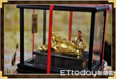 找拾荒婦搬回收物「紫南宮招財金雞」不見了　新北男崩潰報警　