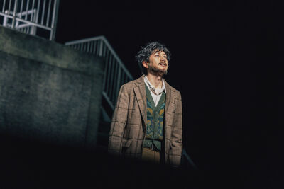 東野圭吾票選No.1神作登台！莫子儀「蓄鬍頹廢風」變身石神　揭開完美犯罪