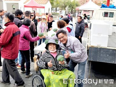 「信賴榮利幸福嘉義」親子活動發花椰菜　黃榮利親民兼關懷農業