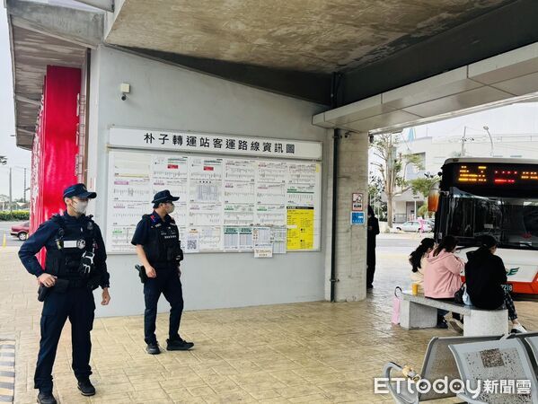 ▲▼  「重點節日24小時不間斷維安啟動！朴警推《日間閃爍肩燈》強化顯性防護」  。（圖／朴子分局提供）