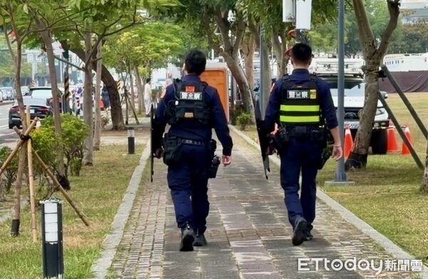 ▲台南市政府宣布，南瀛草地音樂會及跨年晚會將強化安檢，禁止攜帶大型行李箱、攝影腳架與長梯等物品入場。（記者林東良翻攝，下同）