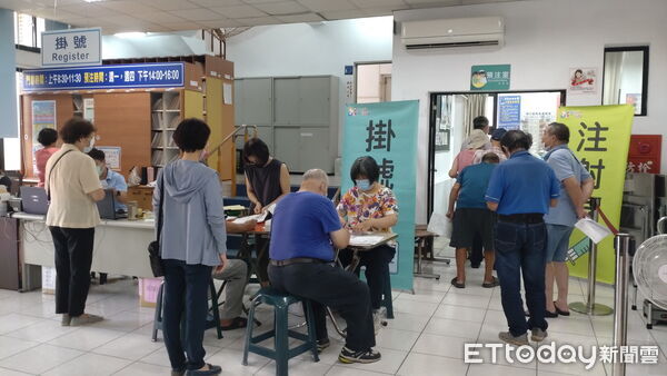 ▲新冠疫苗擴大接種，南投縣衛生局邀請全民一起守護健康迎新年。（圖／南投縣衛生局提供）