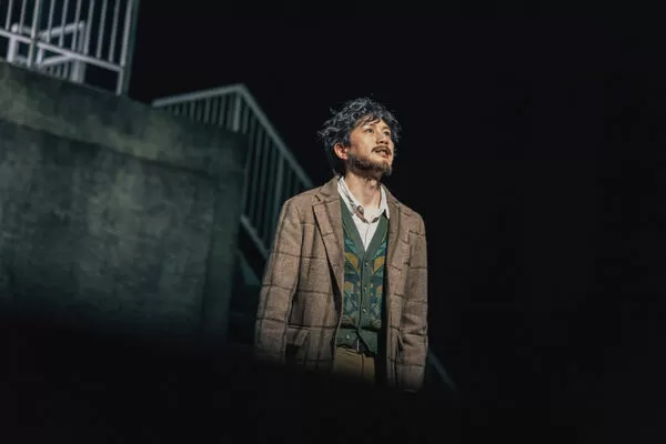 ▲金馬影帝莫子儀演出東野圭吾作品改編的同名舞台劇《嫌疑犯X的獻身》 。（圖／笨鳥工作室提供）