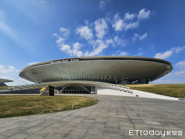 ▲▼台北市副市長林奕華於上海參訪梅賽德斯奔馳文化中心。（圖／記者陳冠宇攝）