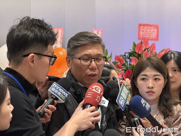 ▲▼國民黨新北市議員陳明義現身民眾黨主席黃國昌的造勢活動。（圖／記者陳家祥攝）