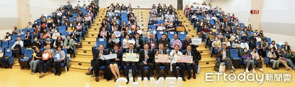 ▲奇美醫院舉辦「2025年長照3.0國際研討會」，聚焦無牆醫院與在宅醫療實踐。（記者林東良翻攝，下同）