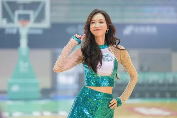 ▲林志玲現身PLG職籃，為洋基工程主場開幕戰應援。（圖／洋基工程提供）