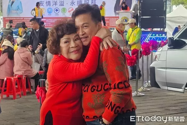 ▲88歲「阿姑」周遊與老公李朝永27日現身圓山花博公園，出席國際獅子會公益嘉年華。（圖／記者蕭采薇攝）