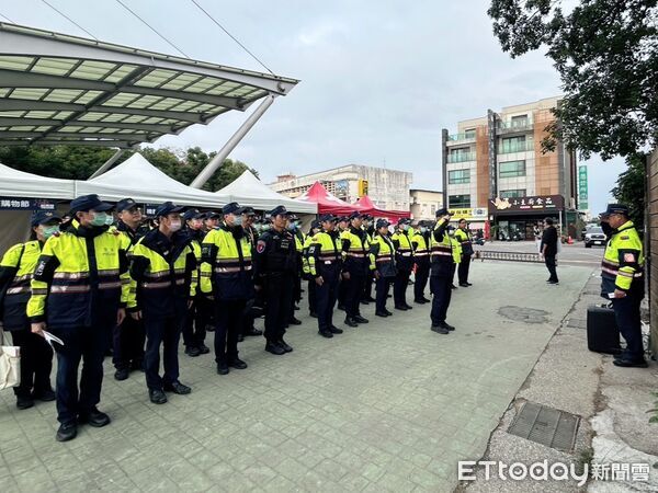 ▲南瀛草地音樂會登場前夕，新營警分局動員百名警力，加強會場及周邊安全維護。（記者林東良翻攝，下同）