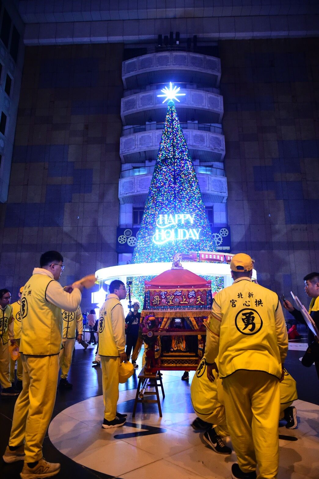 ▲▼新北拱心宮媽祖進香今包下台鐵列車啟航。（圖／新北拱心宮提供）