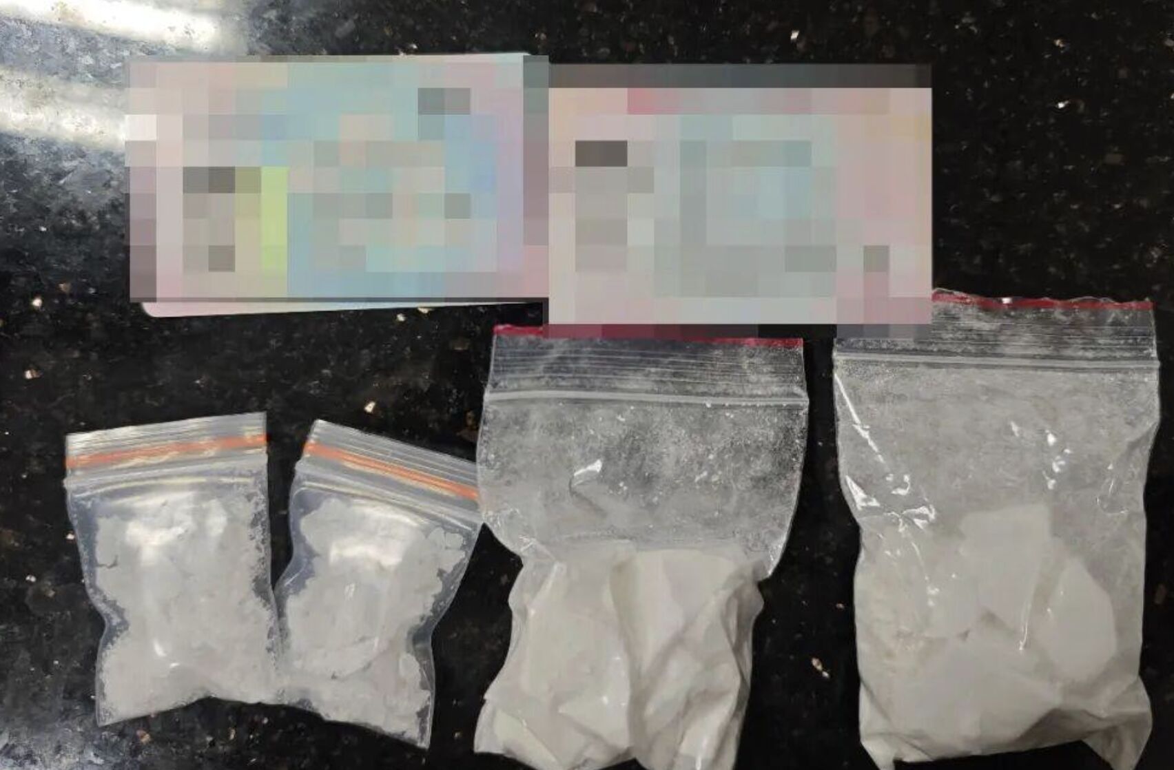 ▲大陸一名男子在內褲褲檔裡藏毒被逮。（圖／翻攝極目新聞）