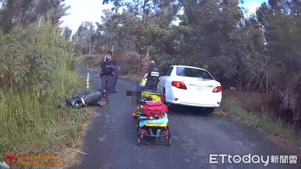 ▲▼1名嘉義中正男大生騎車擦撞自小車，命危搶救中         。（圖／民眾提供）