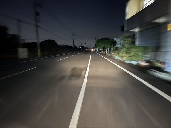 ▲139縣道大彰路路燈突然不亮。（圖／民眾提供）