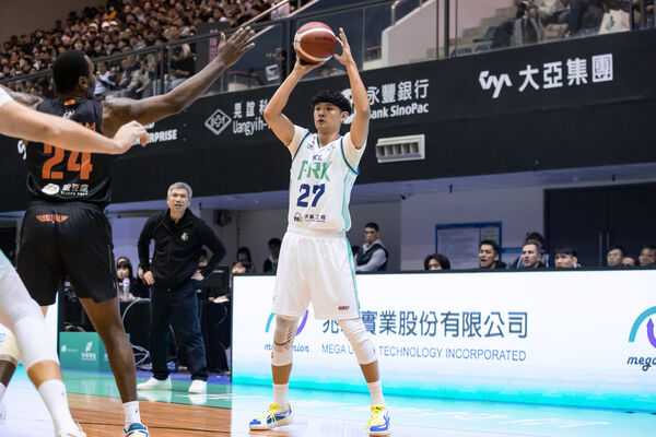 ▲領航猿盧峻翔、李家慷，洋基工程葉惟捷、張鎮衙。（圖／PLG提供）