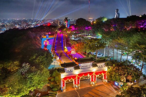 ▲為期65天的彰化月影燈季今晚開燈現場湧入6萬人到場。（圖／縣府提供，以下同）