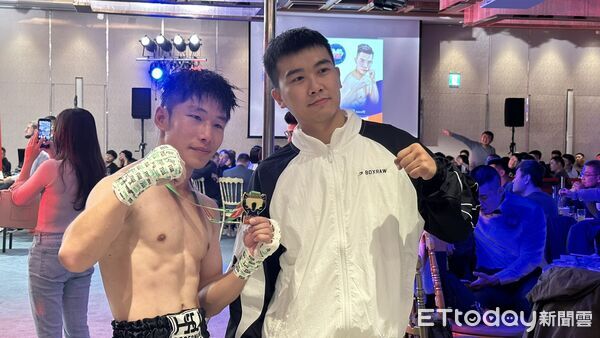 ▲二度挑戰職業擂台的職業軍人許誌宸（左）與教練翁瑋廷。（圖／記者蔡厚瑄攝）