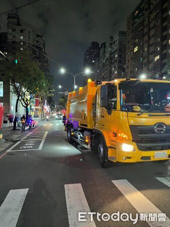 ▲▼左營垃圾車起步擦撞，7旬大樓保全不治。（圖／記者賴文萱翻攝）