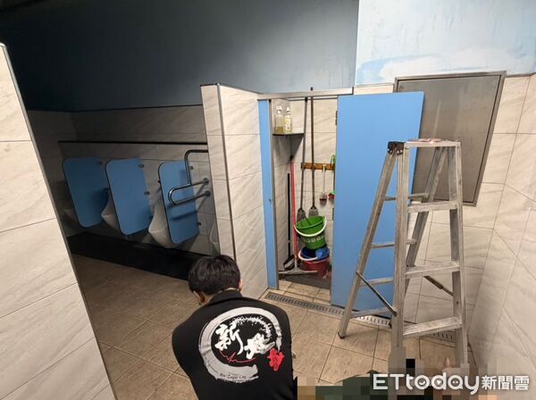 ▲國小工友震後至廁所關水閥，爬梯時不慎跌落死亡。（圖／記者陳以昇翻攝）