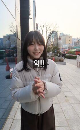 ▲▼高一女學生被攔住拍照！精緻五官有演員長相　爸爸竟是大咖演員。（圖／翻攝自「Jaggada」頻道）