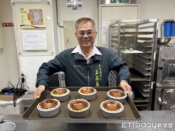 ▲台南市勞工局於曾文市政願景園區辦理巴斯克蛋糕烘焙課程，小班制教學讓學員親手體驗甜點製作樂趣。（記者林東良翻攝，下同）