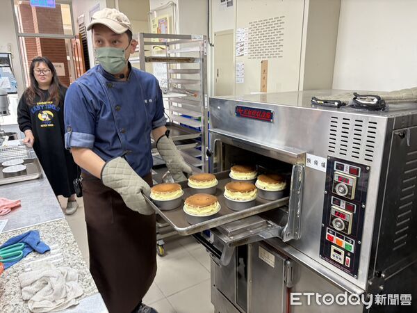 ▲台南市勞工局於曾文市政願景園區辦理巴斯克蛋糕烘焙課程，小班制教學讓學員親手體驗甜點製作樂趣。（記者林東良翻攝，下同）