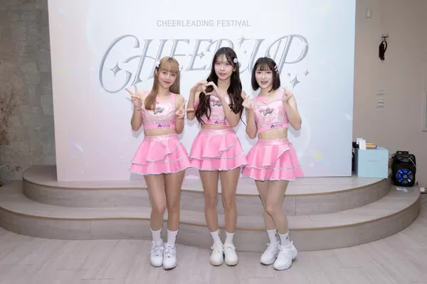 ▲▼禹菡（左起）、金佳垠、詩函  。（圖／CHEER UP提供）