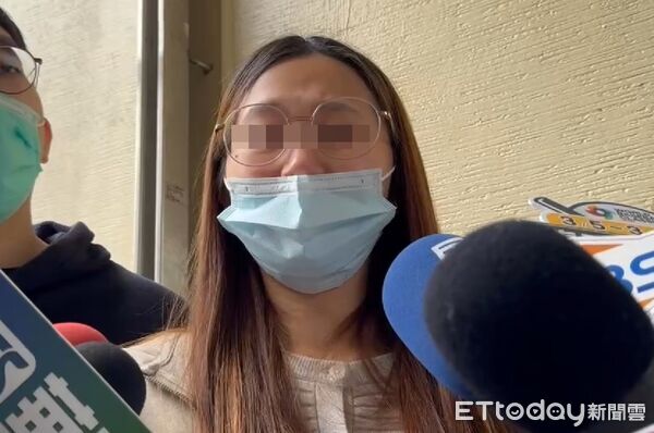 ▲余男母親和姊姊痛批雇主未替兒子保勞健保。（圖／記者陳以昇攝）