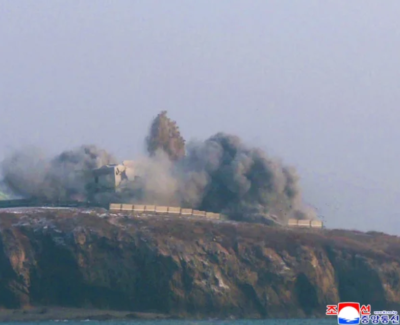 ▲▼北韓試射「遠程巡弋飛彈」！　金正恩親自視察觀摩。（圖／朝中社）