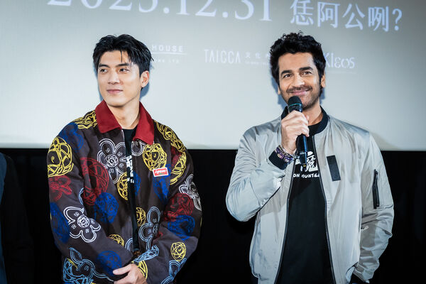 ▲《叫我驅魔男神》舉辦「驅魔趴」搶先試映會，印度男神阿建巴吉瓦合體林哲熹、張懷秋、高捷、吳震亞。（圖／光盛影業提供）