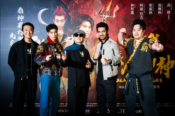 ▲《叫我驅魔男神》舉辦「驅魔趴」搶先試映會，印度男神阿建巴吉瓦合體林哲熹、張懷秋、高捷、吳震亞。（圖／光盛影業提供）