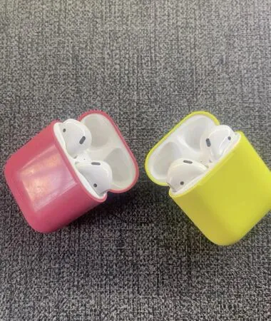 ▲AirPods 亮色測試。（圖／X@kosutami_Ito）