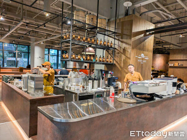 ▲路易莎集團「白霧時光」（圖／記者黃士原攝）