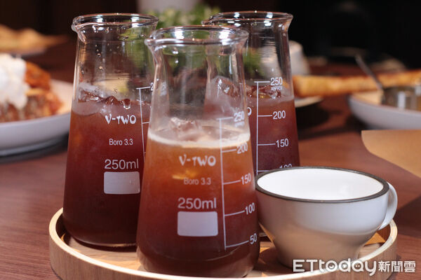 ▲路易莎集團「白霧時光」（圖／記者黃士原攝）