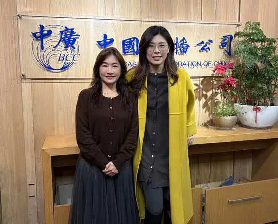 ▲鄭麗文接受千秋萬事專訪。（圖／中廣提供）