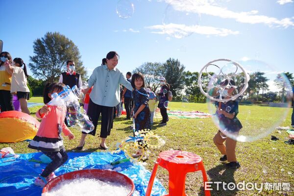 ▲▼花蓮縣全面提升生養補助，讓青年家庭「敢生好養安心」。（圖／花蓮縣政府提供，下同）