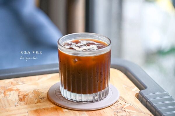 ▲▼大安站開到晚上11點深夜咖啡店。（圖／部落客周花花提供）