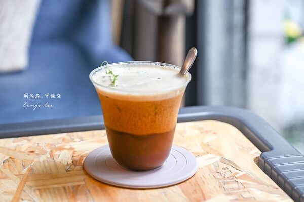 ▲▼大安站開到晚上11點深夜咖啡店。（圖／部落客周花花提供）