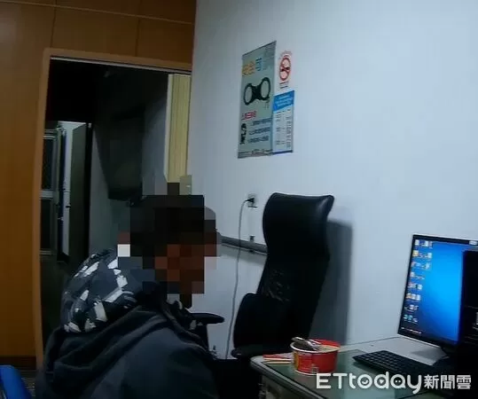 ▲美和警耐心關懷助失蹤男返家。（圖／記者楊晨東翻攝）