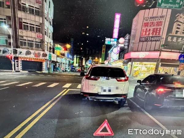 ▲屏東市廣東路與中正路口擦撞事故。(圖／記者陳崑福翻攝）