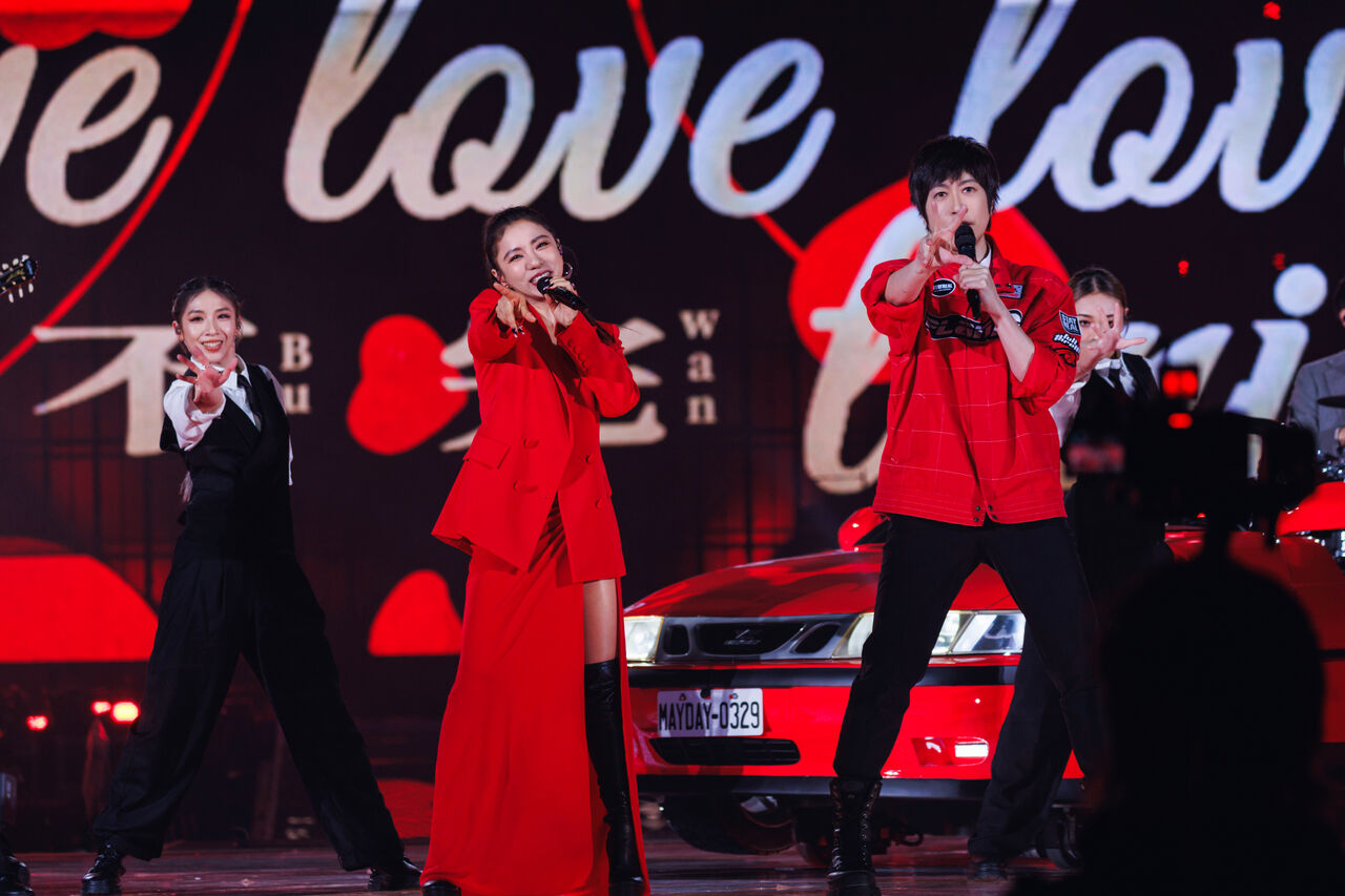 ▲▼五月天台中演唱會day2，嘉賓丁噹。（圖／相信音樂提供）