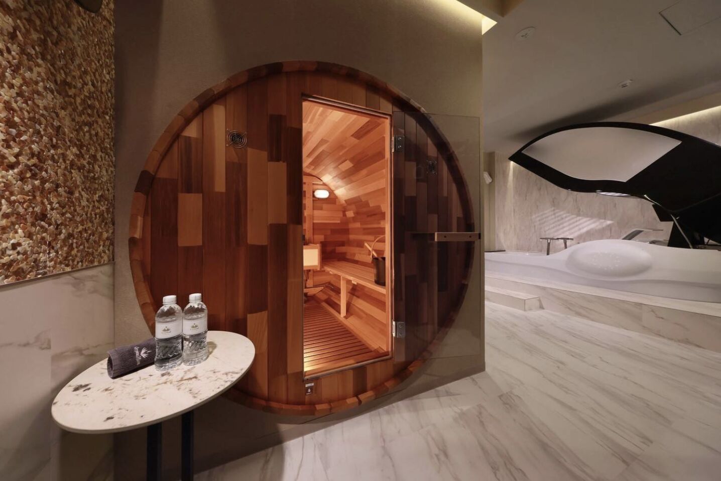 ▲▼大阪飯店業者引進自動洗澡機體驗。（圖／翻攝自預約官網）