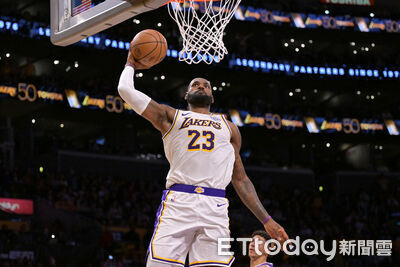 「不舒服」會議後大爆發　詹姆斯高效轟24分