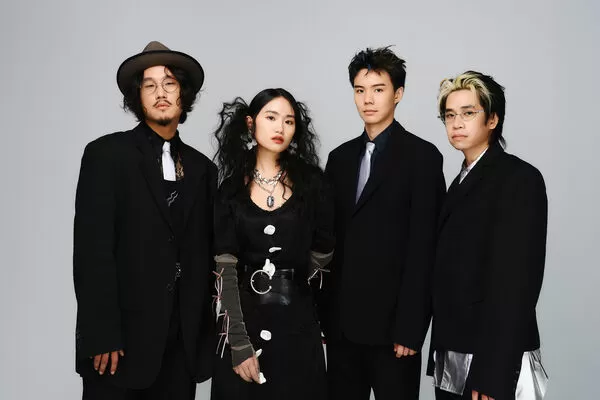 ▲▼庸俗救星重新詮釋伍佰經典歌〈夢醒時分〉。（圖／滾石唱片提供）